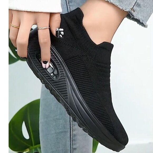 Women's Air Cushion Breathable Round Closed Toe Slip On Sneakers - Picture 3 of 4